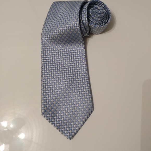 Geoffrey Beene All Silk Necktie - Picture 8 of 10
